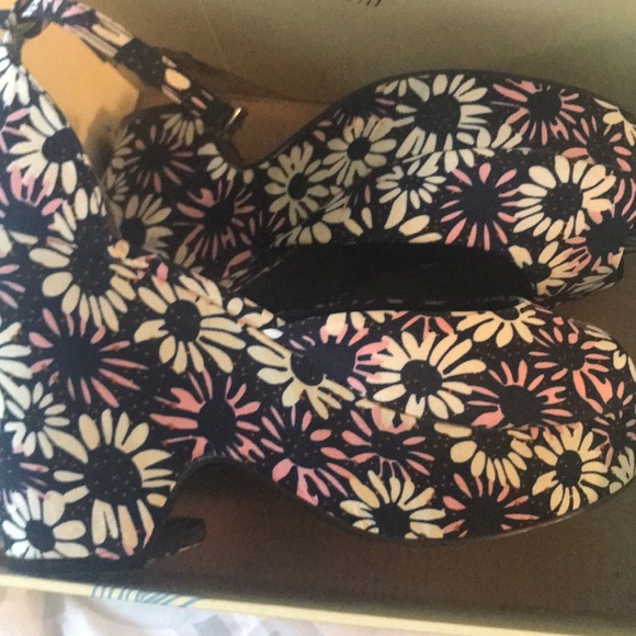 Worn once like new - Picture 2 of 3